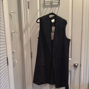 Black Sleeveless Long Vest